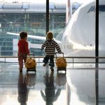 Rejse med børn: Stilfuldt tøj til flyveturen og ferien